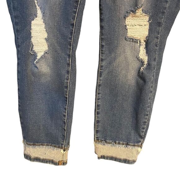 Judy Blue Sz 13/31 Blue Denim Distressed Shredded Slim Fit Stretch Boho Jeans - Picture 4 of 8